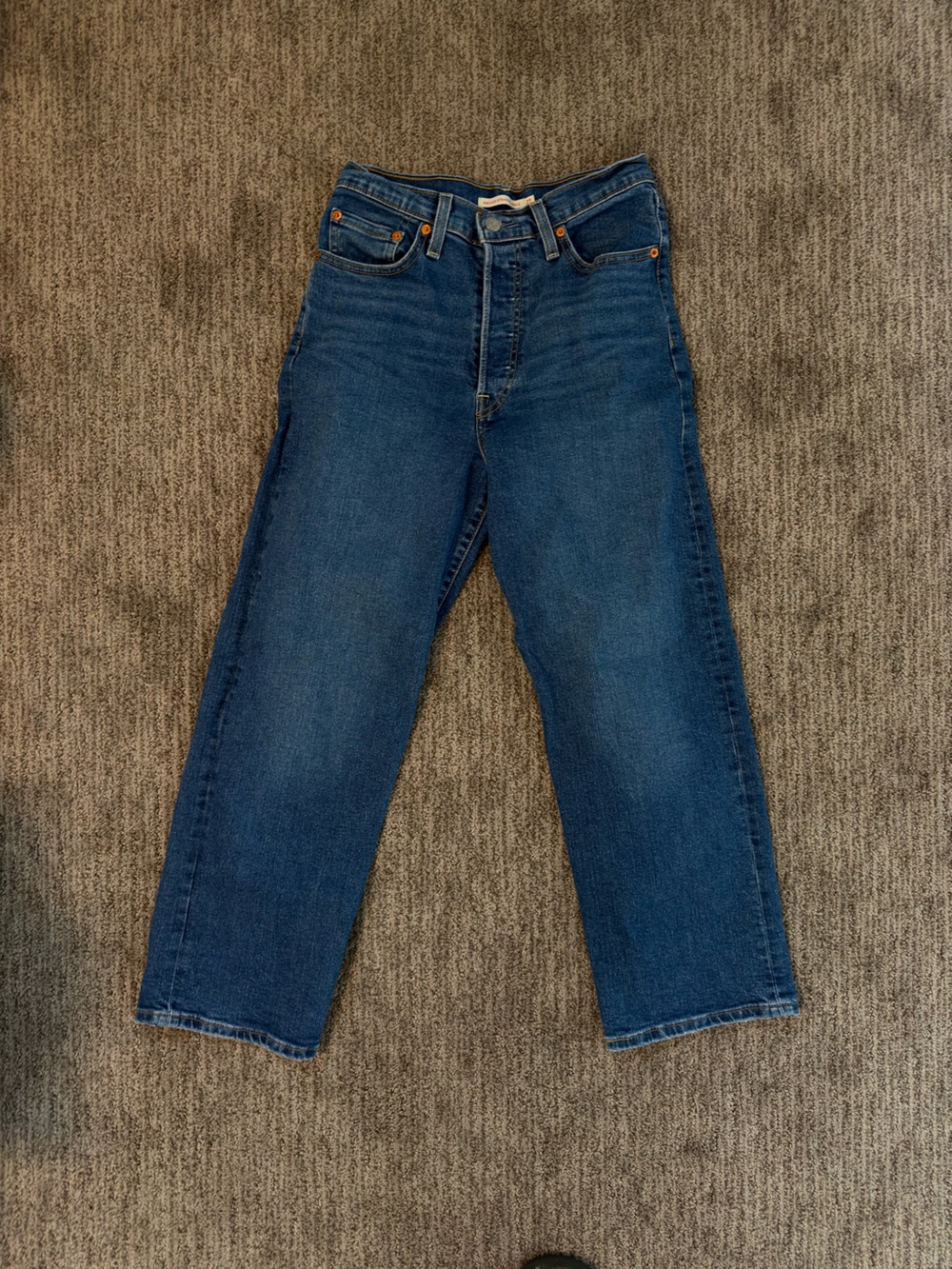 Levi's Women's Cropped Straight Jeans in Dark Blue Wash